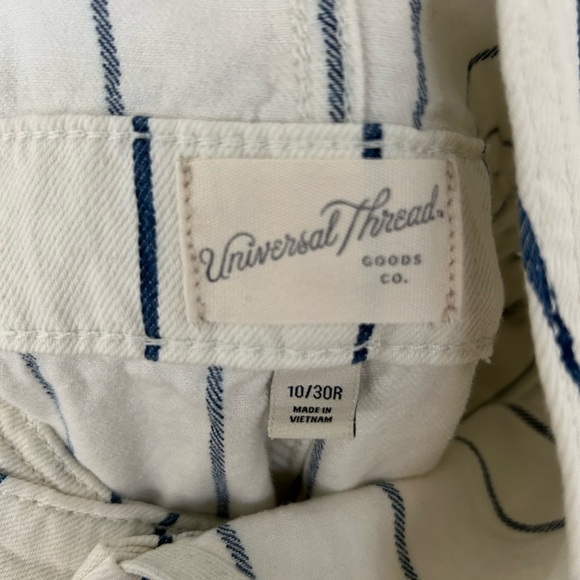 Universal Thread Black and White Jumpsuit with Relaxed Fit - Picture 3 of 4